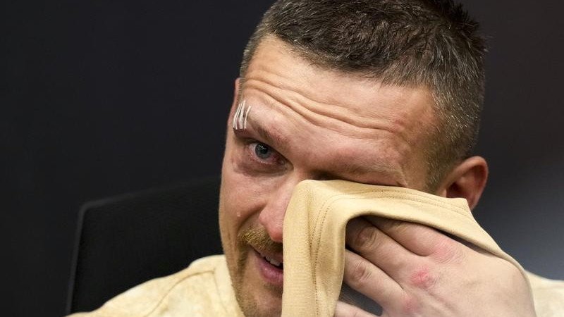 Ukraine's Oleksandr Usyk was detained in Poland.