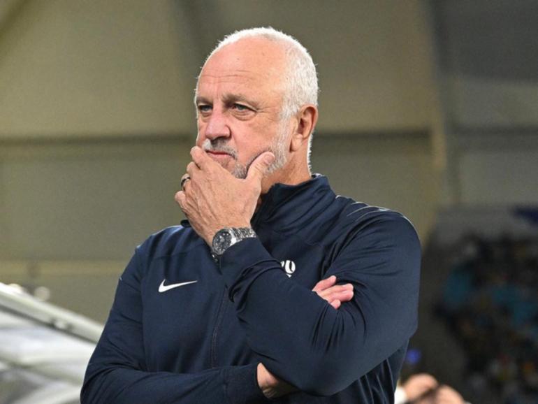 Graham Arnold is set to walk away from the final two years of his Socceroos coaching contract. (Dave Hunt/AAP PHOTOS)