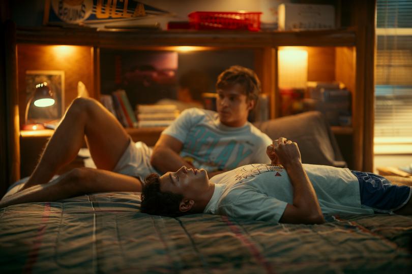 Monsters: The Lyle And Erik Menendez Story. (L to R) Nicholas Chavez as Lyle Menendez, Cooper Koch as Erik Menendez in episode 201 of Monsters: The Lyle And Erik Menendez Story. Cr. Miles Crist/Netflix  2024