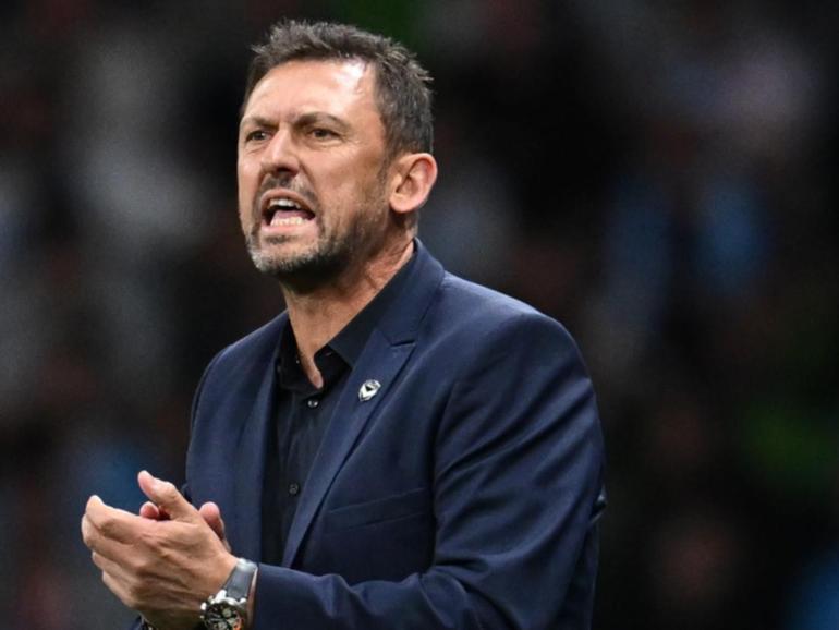 Tony Popovic has been confirmed as new Socceroos coach on a two-year deal. (Joel Carrett/AAP PHOTOS)