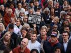 About 2000 people gathered outside Parliament House in Adelaide to back a change to abortion law. (Matt Turner/AAP PHOTOS)