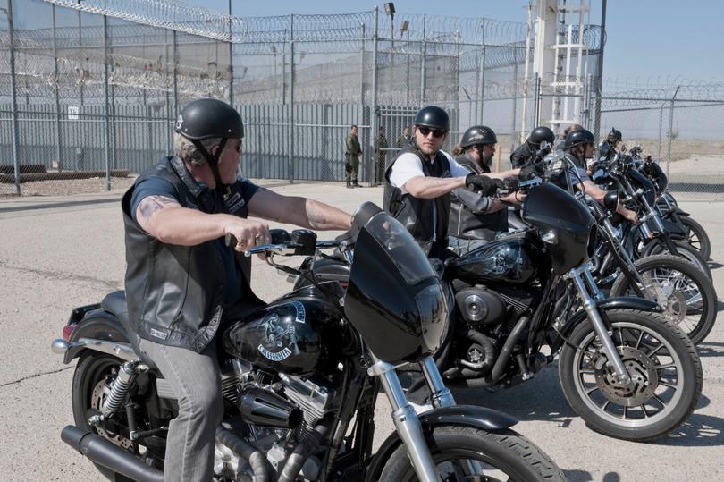 Ron Perlman as Clay Morrow, Charlie Hunman as Jax Teller & Mark Boone Junior as Bobby Munson in Sons Of Anarchy 4 on showcase (ep1)