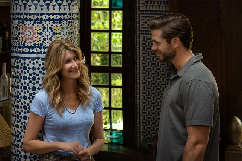 Laura Dern and Liam Hemsworth in Lonely Planet.~|~|ETAOYASwLN