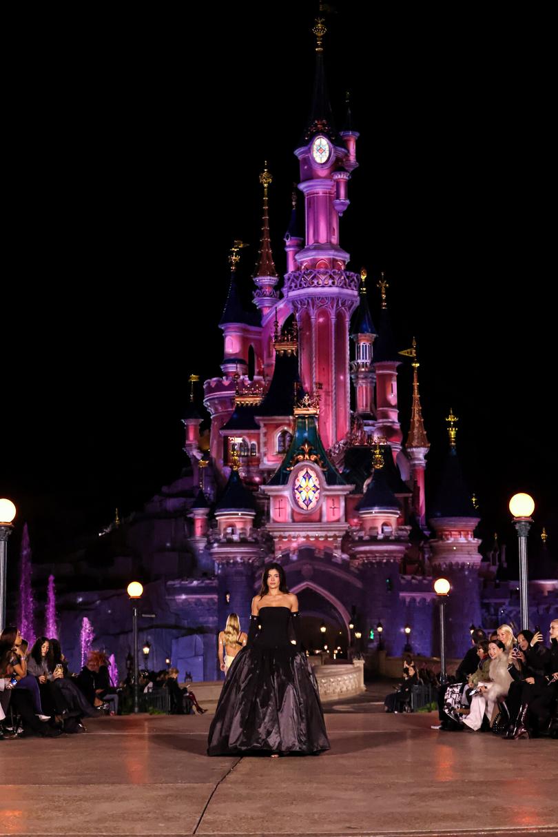 PARIS, FRANCE - OCTOBER 1: (EDITORIAL USE ONLY - For Non-Editorial use please seek approval from Fashion House) Kylie Jenner walks the runway during the Coperni Paris Womenswear Spring-Summer 2025 show as part of Paris Fashion Week at Disneyland Paris on October 1, 2024 in Paris, France. (Photo by Lyvans Boolaky/Getty Images)