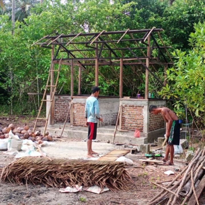 Using locally sourced wood, the group built bungalows and staff quarters.