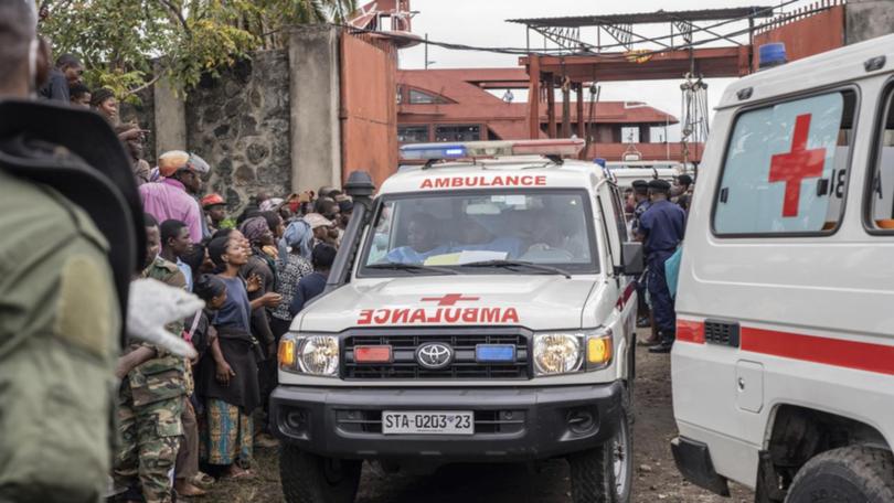 Regional officials in the Democratic Republic of Congo gave differing death tolls after a boat sank.