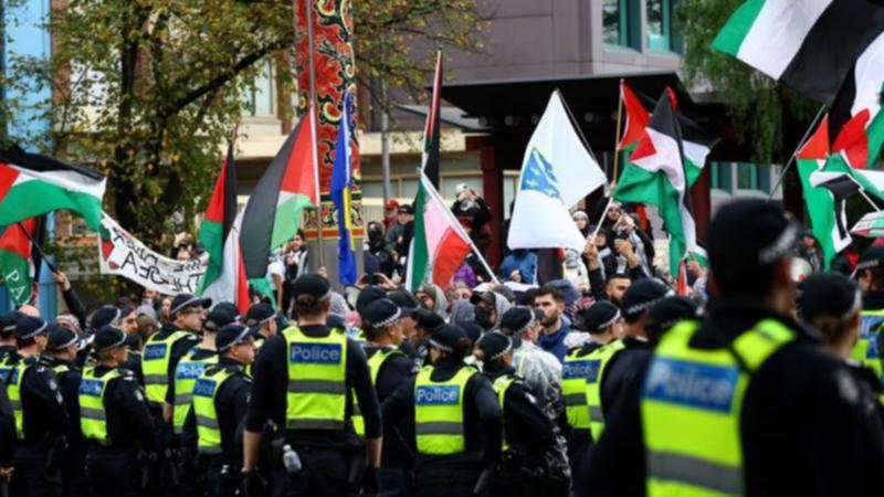 The nation's police forces are warning protesters not to incite violence or display terror symbols. (Con Chronis/AAP PHOTOS)