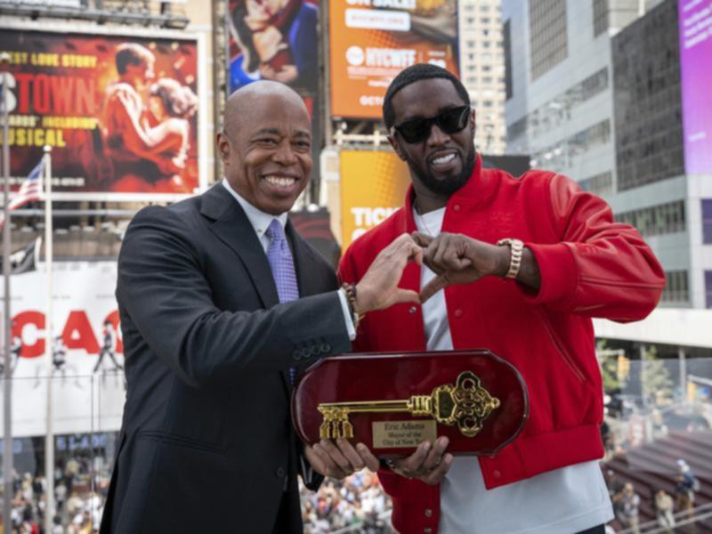 Sean 'Diddy' Combs returns key to New York City