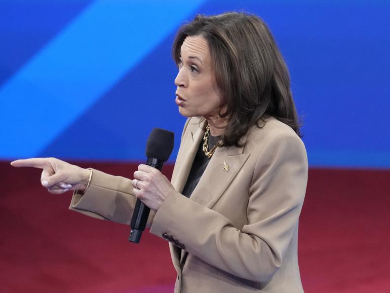 Kamala Harris’ presidential campaign has amassed $1b in just two months, while Donald Trump is struggling to match the fundraising momentum of his previous run for office.