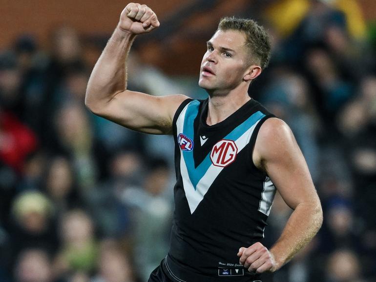 Dan Houston is set to land at the Pies.