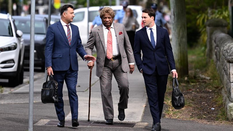 An intimidation charge has been dropped against Kamahl but he's had an AVO imposed for two years. (Steven Markham/AAP PHOTOS)