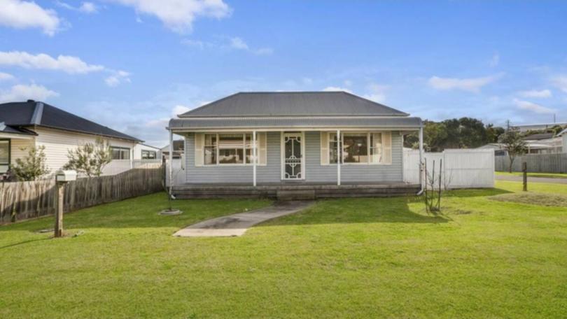 109 Davis Street, Warrnambool,  sold under the hammer for $515,000.