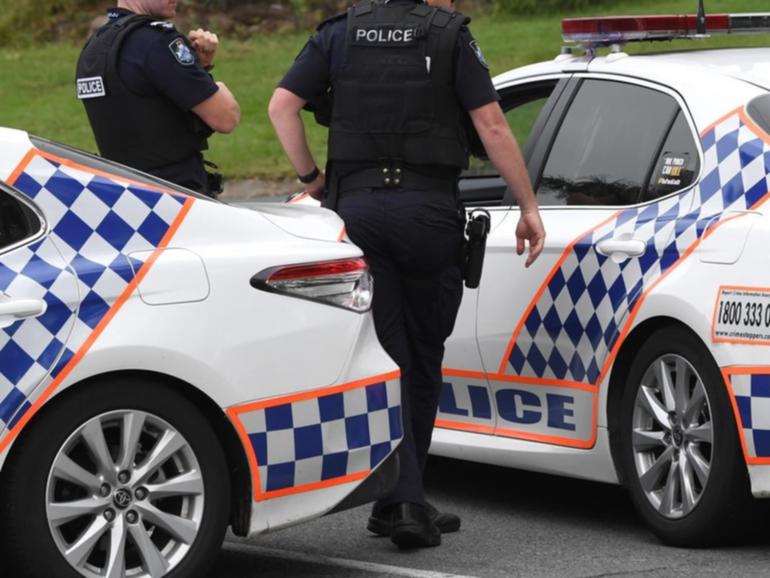 The Logan Motorway is closed after a serious truck crash