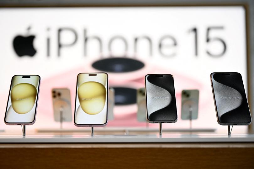 The Apple iPhone 15 series is displayed for sale at The Grove Apple retail store on release day in Los Angeles, California, on September 22, 2023. (Photo by Patrick T. Fallon / AFP)