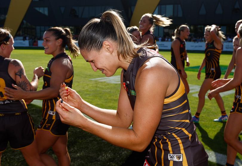 MELBOURNE, AUSTRALIA - NOVEMBER 03: Louise Stephenson of the Hawks celebrates during the 2024 AFLW Round 10 match between the Richmond Tigers and the Hawthorn Hawks at Swinburne Centre on November 03, 2024 in Melbourne, Australia. (Photo by Michael Willson/AFL Photos via Getty Images)