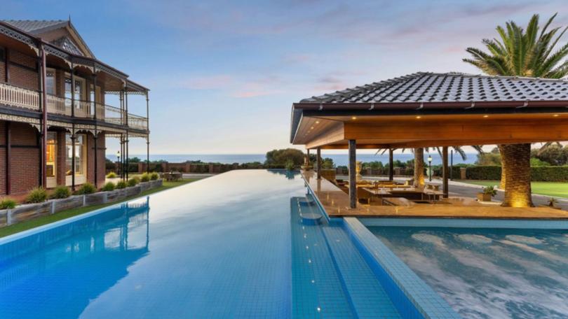 Clifftop grandeur up for grabs with this estate in Mt Eliza.