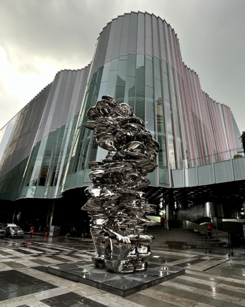 Tony Cragg, It Is, It Isn't (2024)