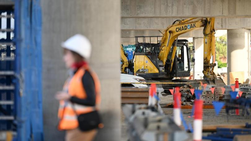 Migrant women working in construction are more likely to be sexually harassed, a survey indicates. (James Ross/AAP PHOTOS)