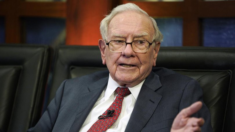 Warren Buffett says he is donating $US1.14 billion of Berkshire stock to four family foundations.