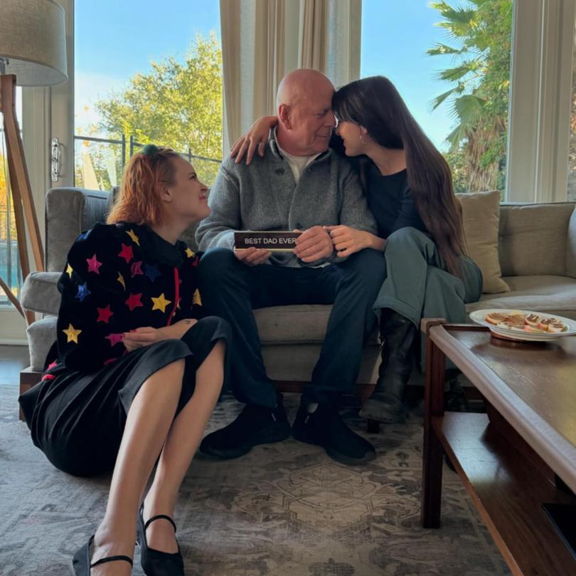 Bruce Willis enjoys Thanksgiving with two of his daughters Scout and Tallulah