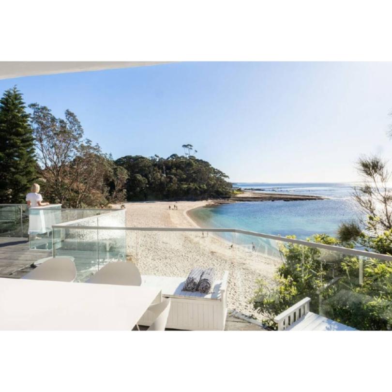 15 Shipton Crescent, Mollymook previously sold for $10 million.