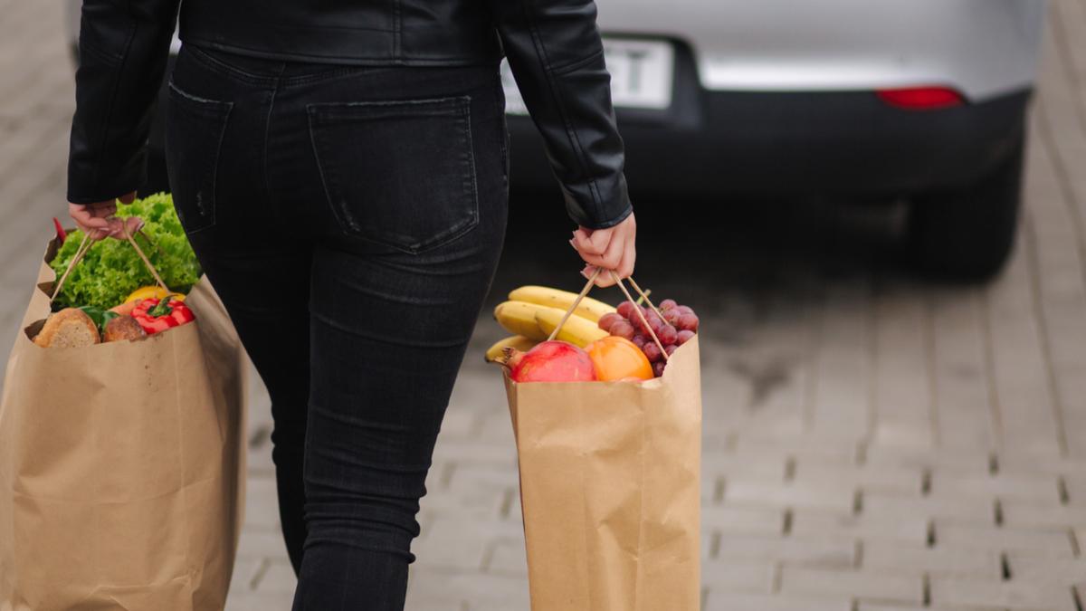 Carrying shopping bags could slash women’s heart risk