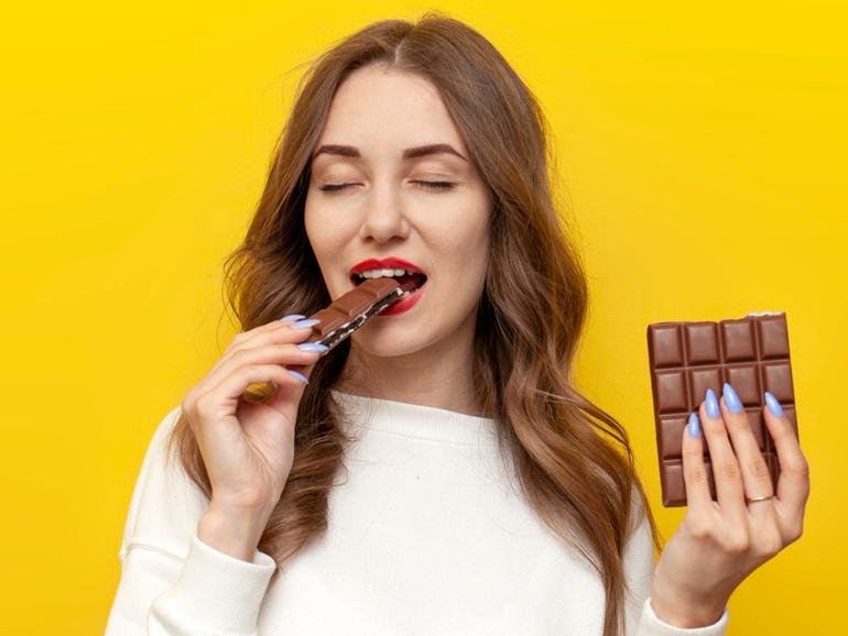 A study suggests eating dark chocolate can slash the risk of developing type 2 diabetes by more than a fifth.