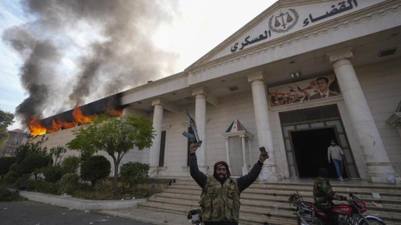 World leaders and diplomats are calling for stable and inclusive transitional arrangements in Syria.