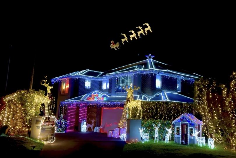 For four hours each night, 18 Ruan Avenue, Hornsby Heights transforms into some exciting Christmas magic.