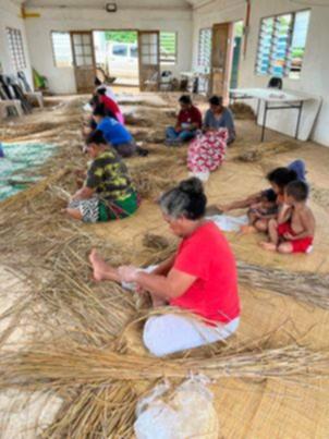 The Lepamahanga Womens Group working on Fala Kuta e Toa Ko Tavakefaiana.