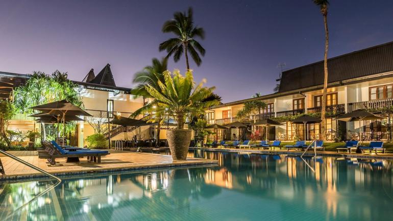 Seven guests of the Warwick Resort on Fiji's Coral Coast, including at least four Australians, were hospitalised in an alleged mass poisoning incident after they fell ill after drinking from the resort bar on Saturday night.