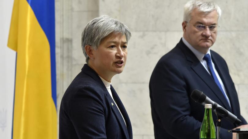 Minister for Foreign Affairs of Australia Penny Wong with Minister of Foreign Affairs of Ukraine Andrii Sybiha.