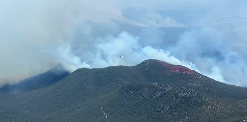 An out-of-control bushfire in the Grampians continues to grow, with residents in surrounding towns told to leave immediately.