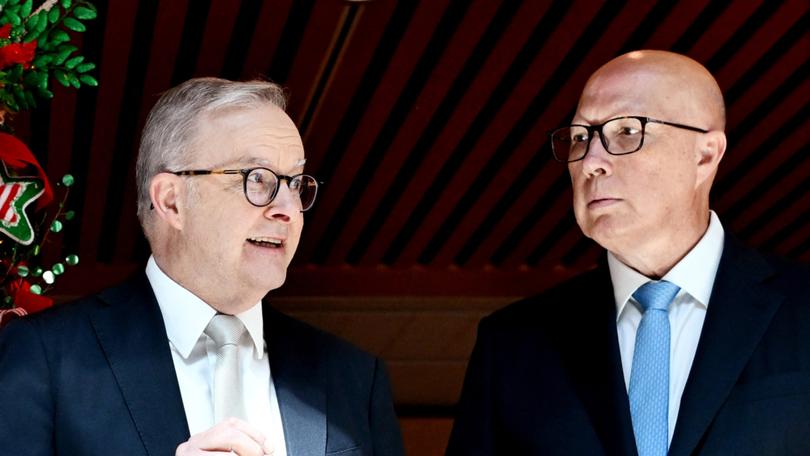 Prime Minister Anthony Albanese (L) and Opposition Leader Peter Dutton (r) have wished Australians a merry, peaceful and joyful Christmas.