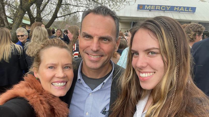 Daniel Duggan, pictured with wife Saffrine and daughter Molly, will be extradited to the US. (HANDOUT/DUGGAN FAMILY)