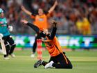 The Perth Scorchers have beaten the Brisbane Heat.