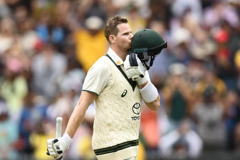 Steve Smith celebrates his ton.