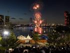 Like last year, big crowds are expected to catch the New Year's Eve fireworks in Melbourne. (Diego Fedele/AAP PHOTOS)