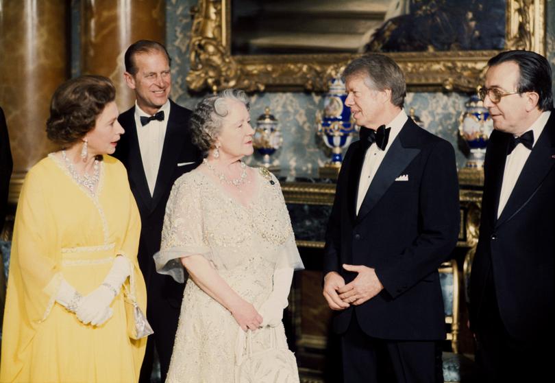 (Left to right) Queen Elizabeth II, the Duke of Edinburgh, Queen Elizabeth, the Queen Mother, US President Jimmy Carter and Italian Prime Minister Giulio Andreotti at Buckingham Palace, London in 1977.