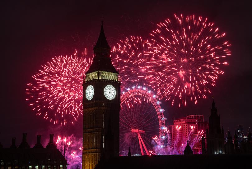 LONDON, ENGLAND - JANUARY 01: Fireworks light up the London skyline and Big Ben just after midnight on January 01, 2025 in London, England. (Photo by Carl Court/Getty Images)