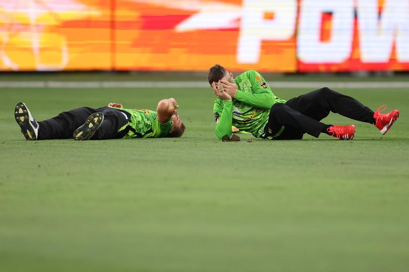 Cameron Bancroft and Daniel Sams of the Thunder collide.