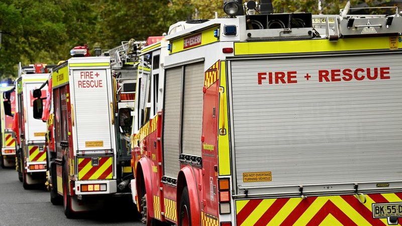 The ‘suspicious’ fire at a shop led to the evacuation of more than two dozen nearby residents. (Dan Himbrechts/AAP PHOTOS)