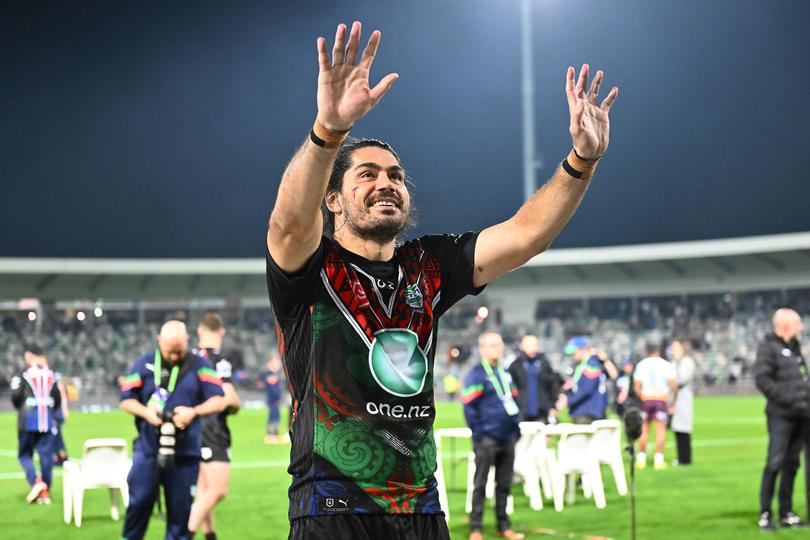 Tohu Harris of the Warriors thanks the crowd following the round 13 NRL match between New Zealand Warriors and Brisbane Broncos at McLean Park.