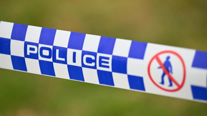 One person is dead and four others have been arrested after an apparent knife fight in Melbourne. (James Ross/AAP PHOTOS)