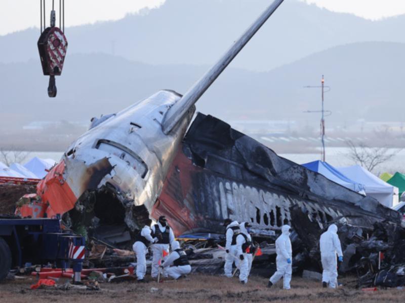 US and Boeing officials have joined the investigation into the Jeju Air plane crash in South Korea. (EPA PHOTO)