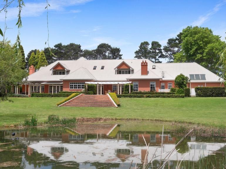 Tennis great and former politician John Alexander has sold his Southern Highlands home.