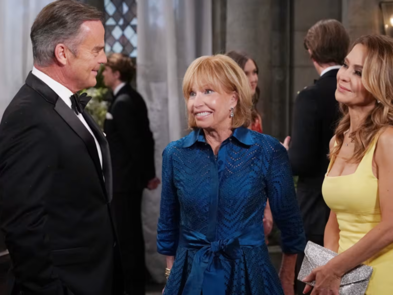 Leslie Charleson (centre) on General Hospital in 2021 with Wally Kurth and Lisa Locicero.