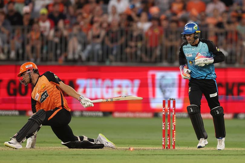 PERTH, AUSTRALIA - JANUARY 18: Alex Carey of the Strikers looks on after stumping Aaron Hardie of the Scorchers during the BBL match between Perth Scorchers and Adelaide Strikers at Optus Stadium, on January 18, 2025, in Perth, Australia. (Photo by Paul Kane/Getty Images)