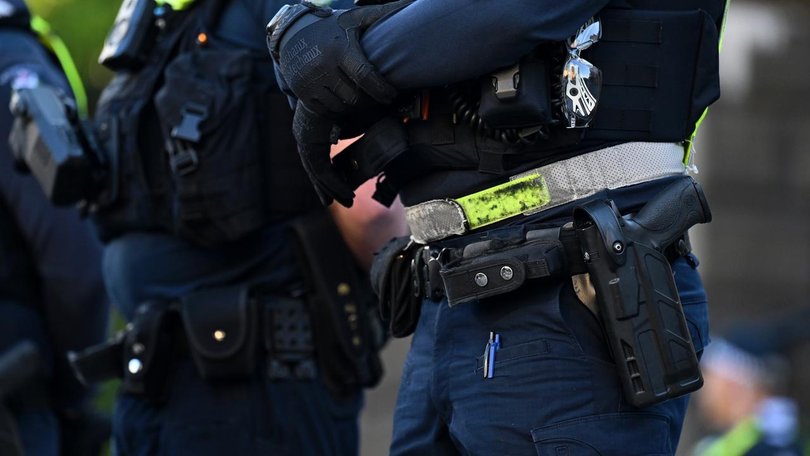 Victorians are being advised to learn self-defence as police officers leave the force in droves.