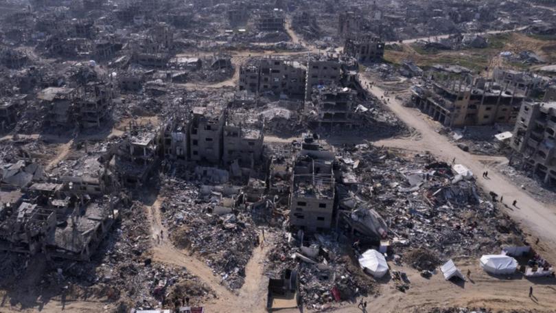 Tens of thousands of displaced people are returning to their homes in the Gaza Strip's north.